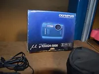 Printer hp pro 8600, 2 digitale fototoestellen, diverse lampen, klein handgerief, karton pvc bakjes - afbeelding 11 van  16