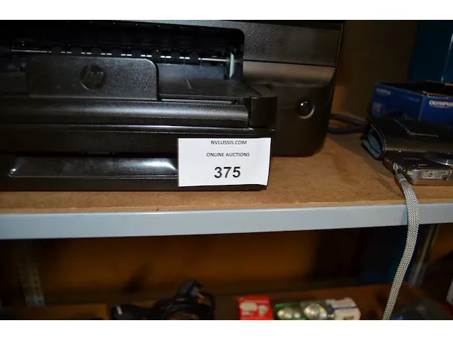 Printer hp pro 8600, 2 digitale fototoestellen, diverse lampen, klein handgerief, karton pvc bakjes - afbeelding 16 van  16