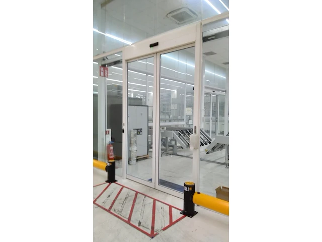 Printing room 1 - laminated glass - afbeelding 3 van  8