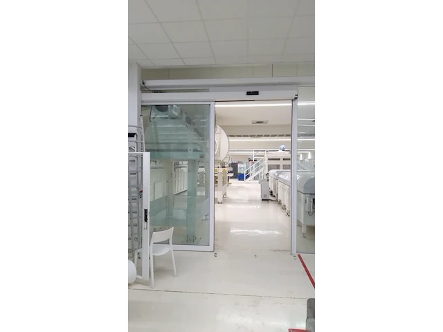 Printing room 2 - laminated glass - afbeelding 5 van  8