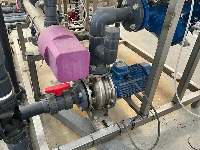 Priva integro vialux water uv desinfecteer installatie - afbeelding 10 van  17