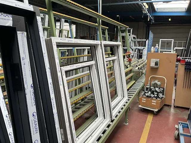 Productielijn urban pvc en fba 2502 beslagschroever - afbeelding 14 van  26