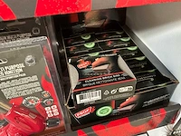 Prof display gevuld met barbecue accessoires - afbeelding 6 van  11