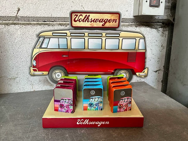 Prof mix kavel diverse aanstekers/sigaretten cases met display in volkswagen thema - afbeelding 6 van  7
