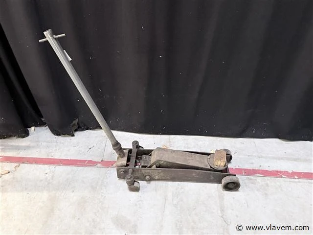 Profesionel krik auto - afbeelding 1 van  3