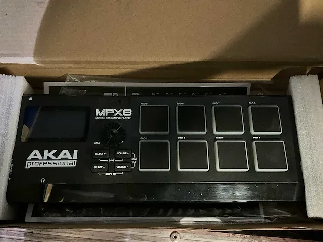 Professional mobile sd sample player akai mpx8 - afbeelding 1 van  3