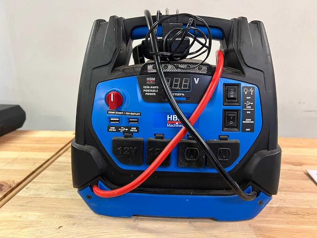 Professionele auto startbooster, jumpstarter accu booster van hbm machines - afbeelding 2 van  9