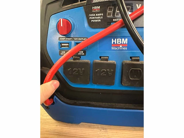Professionele auto startbooster, jumpstarter accu booster van hbm machines - afbeelding 3 van  9