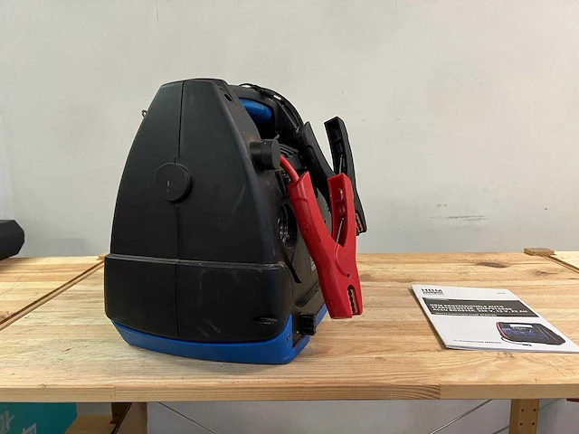 Professionele auto startbooster, jumpstarter accu booster van hbm machines - afbeelding 4 van  9