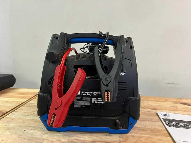 Professionele auto startbooster, jumpstarter accu booster van hbm machines - afbeelding 5 van  9
