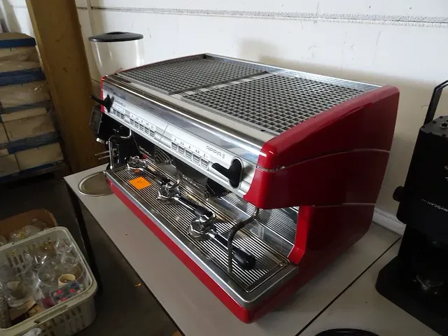 Professionele esspressomachine simonelli - afbeelding 3 van  5