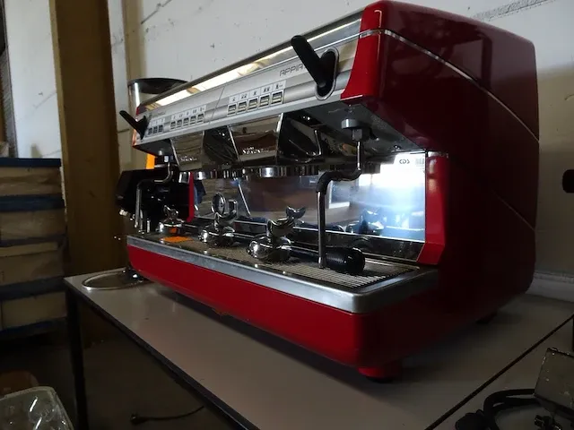 Professionele esspressomachine simonelli - afbeelding 4 van  5