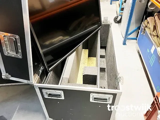 Professionele flatscreen 42” - afbeelding 2 van  8