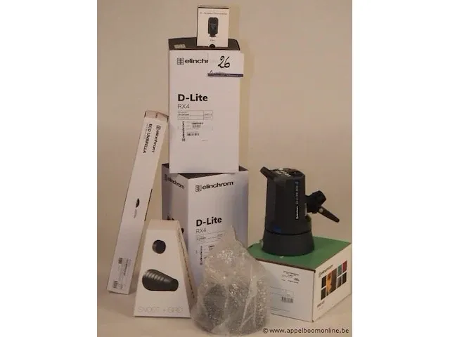 Professionele fotografieset bestaande uit : 2 flitsers elinchrom d-lite rx4, 2 paraplus, snoot plus grid set, zender, refelctor en gridset - afbeelding 1 van  1