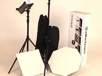 Professionele fotografieset bestaande uit : 2x flitser elinchrom d-lite rx4, 2 softboxen, 2 statieven enz - afbeelding 1 van  2