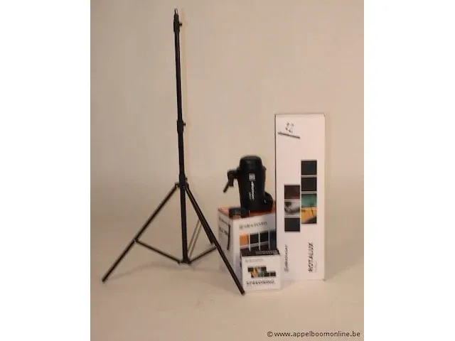 Professionele fotografieset bestaande uit : flitser elinchrom elc500, statief, softbox, speedring en zender - afbeelding 1 van  2