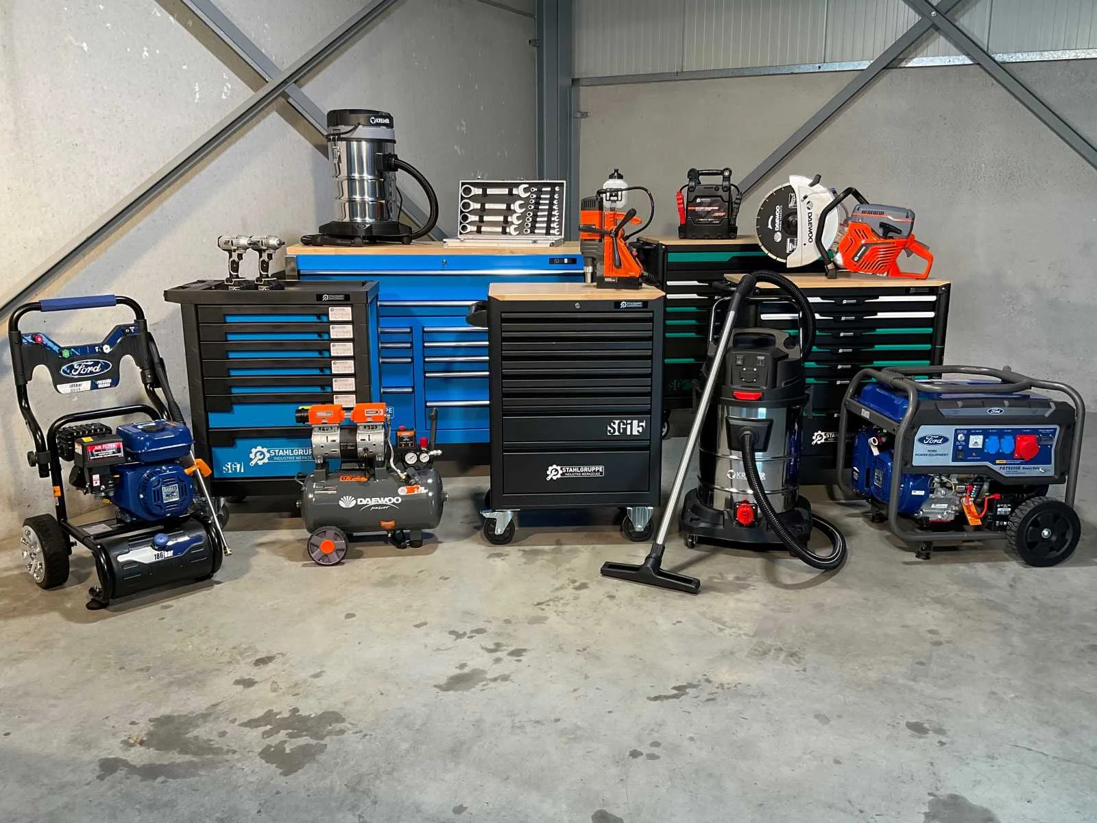 Professionele gereedschapswagens, tuinbouwmachines, generatoren en divers gereedschap
