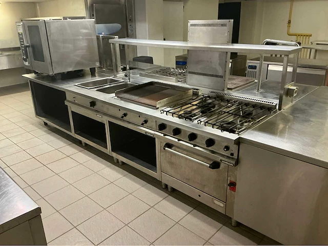 Professionele keuken, inbegrepen toestellen, zelf te demonteren. - afbeelding 1 van  16