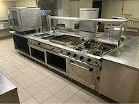 Professionele keuken, inbegrepen toestellen, zelf te demonteren. - afbeelding 1 van  16