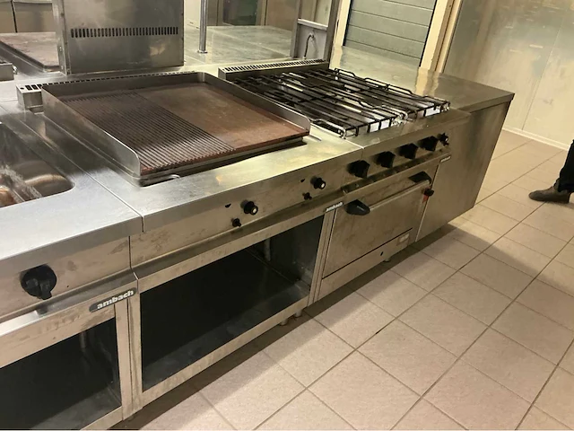 Professionele keuken, inbegrepen toestellen, zelf te demonteren. - afbeelding 10 van  16
