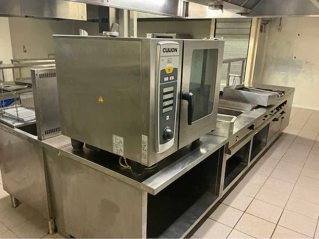 Professionele keuken, inbegrepen toestellen, zelf te demonteren. - afbeelding 11 van  16