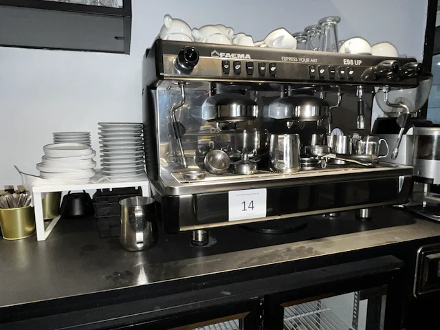 Proffesioneel koffiemachine faema e98 up - afbeelding 1 van  5