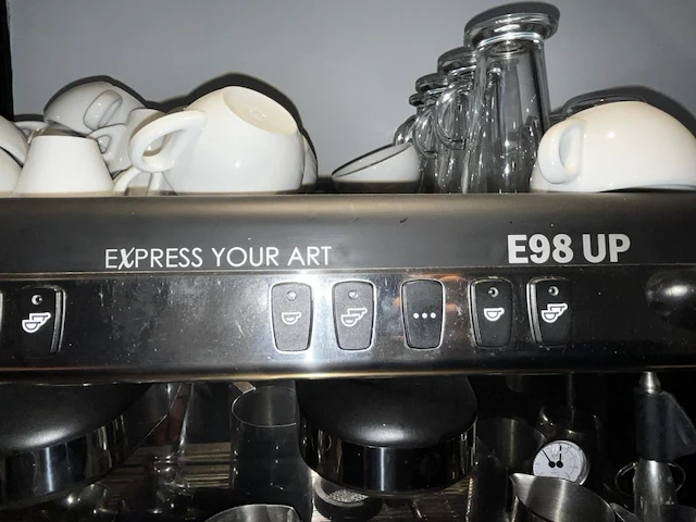 Proffesioneel koffiemachine faema e98 up - afbeelding 3 van  5