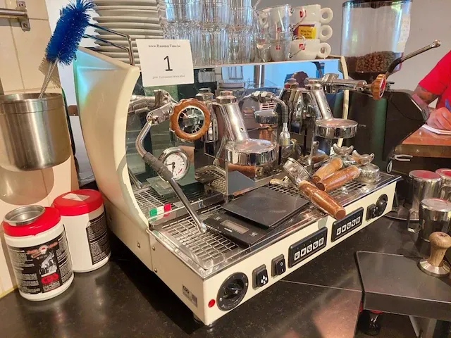 Proffesioneel koffiezetapparaat la nuova era g.a eredi 8 co mod altea wood 2 gr - afbeelding 4 van  11