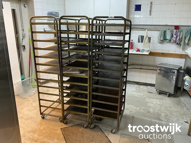 Profielstalen transportkar voor bakplaten - afbeelding 1 van  3