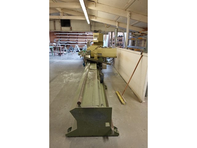 Profielverstekzaagmachine soenen hendrik - afbeelding 5 van  9