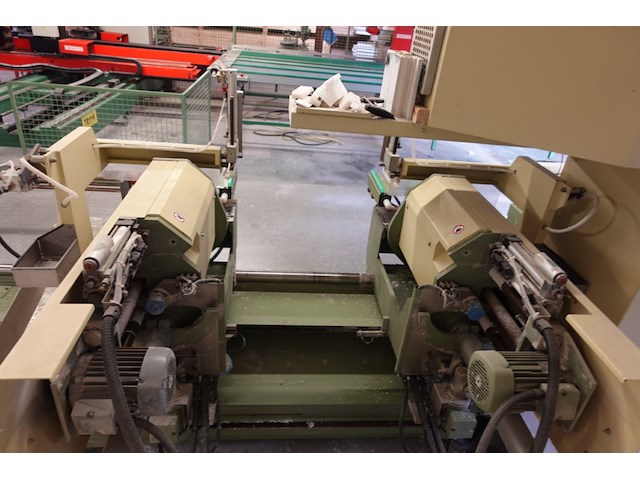 Profielverstekzaagmachine soenen hendrik - afbeelding 8 van  9