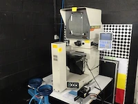 Profile projector mitutoyo - afbeelding 1 van  5