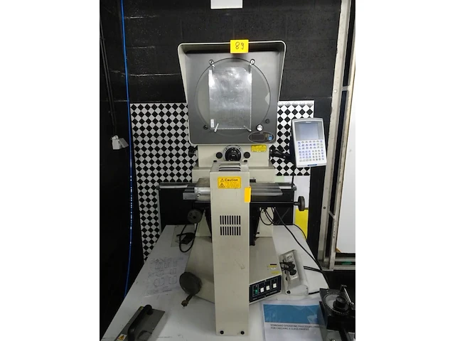 Profile projector mitutoyo - afbeelding 2 van  5