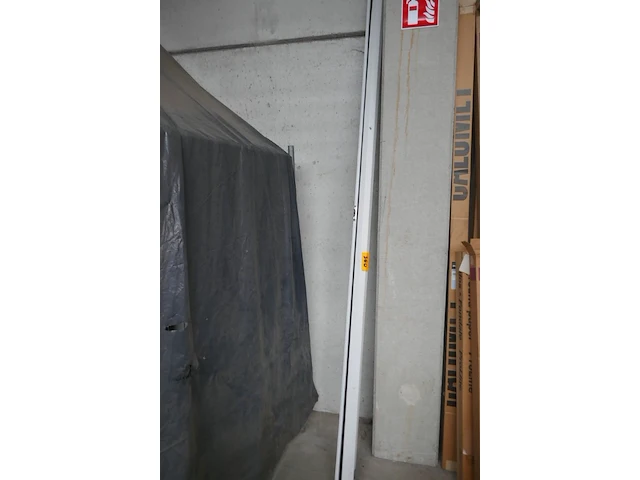Projecteerscherm met ophangbeugels - afbeelding 3 van  8