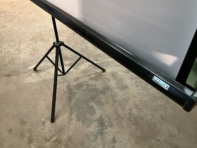 Projectiescherm innox op 3-pikkel statief - afbeelding 6 van  6