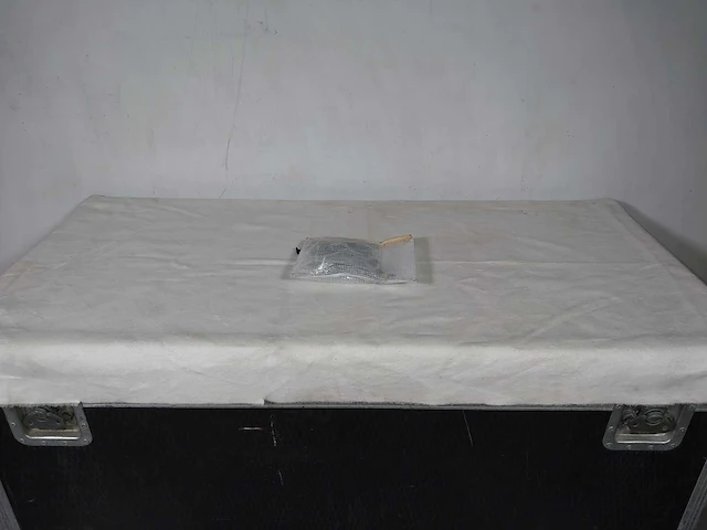 Projection screen 16/9 372x210 front&retro w/screen frame 392x230 - afbeelding 7 van  16