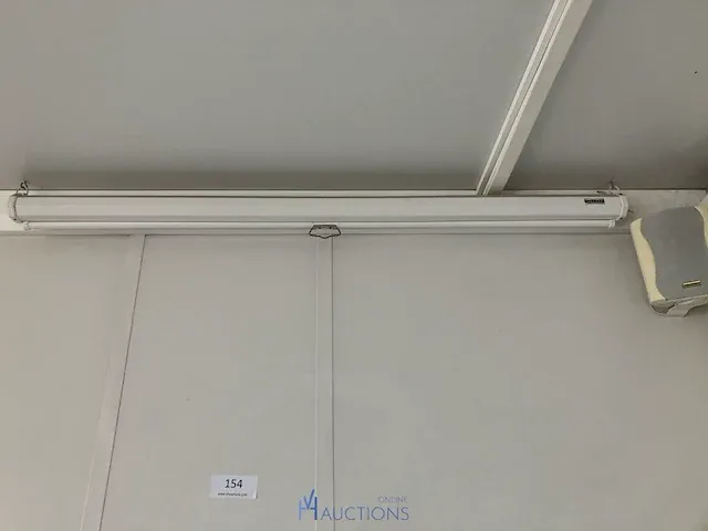 Projectischerm - afbeelding 1 van  3