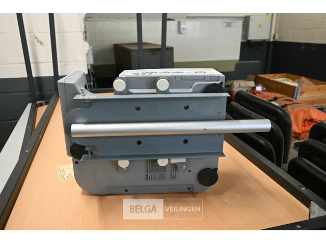Projector met afstandsbediening - merk : nec - afbeelding 3 van  5