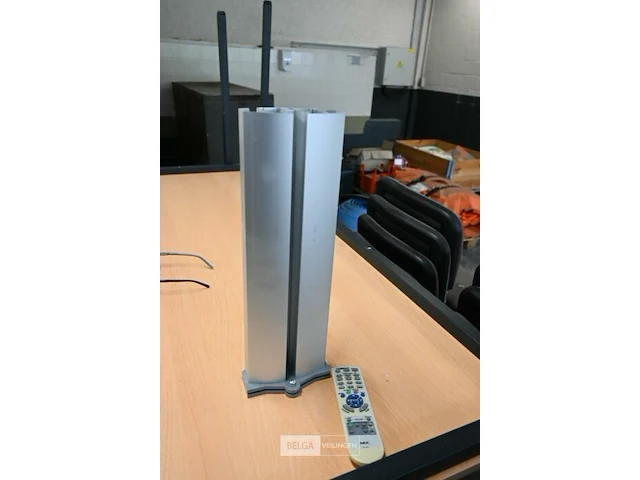 Projector met afstandsbediening - merk : nec - afbeelding 5 van  5