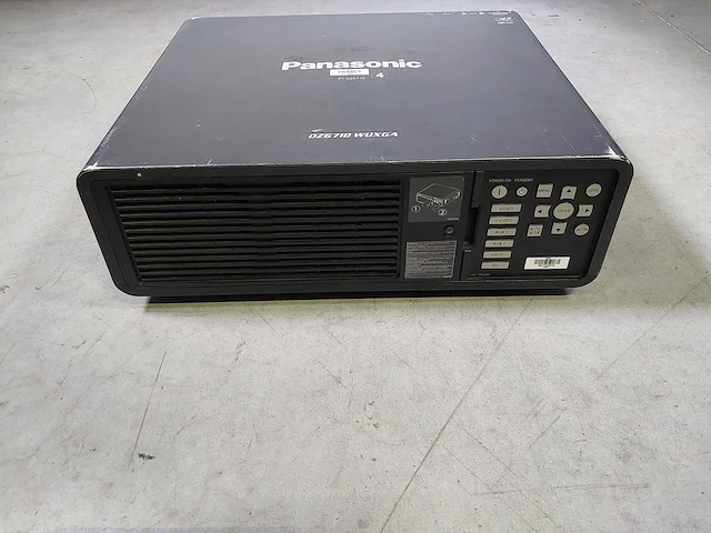 Projector panasonic pt-dz6710e - afbeelding 4 van  8