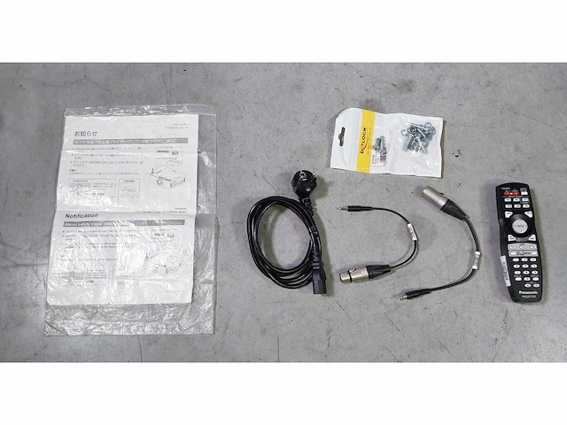 Projector panasonic pt-dz6710e - afbeelding 7 van  8