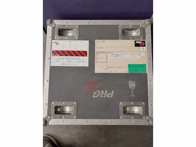 Projector panasonic pt-dz6710e - afbeelding 8 van  8