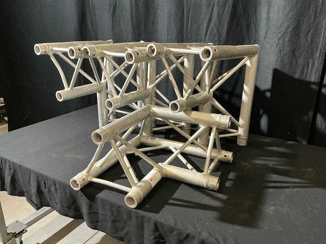 Prolide 90° - x30d aluminium trussen onderdeel (4x) - afbeelding 1 van  5