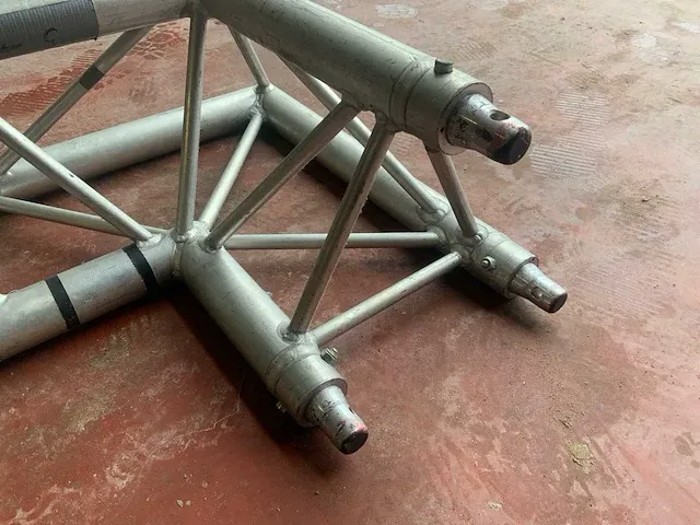Prolyte x 30 d 90 aluminium trus hoekstuk (4x) - afbeelding 2 van  4