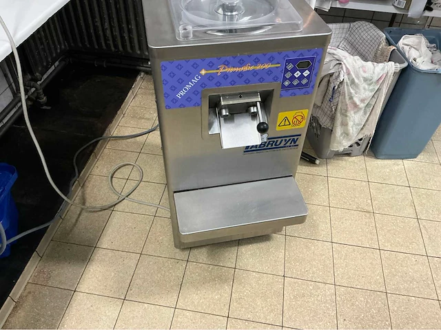 Promag promatic 200 ijsmachine - afbeelding 1 van  6