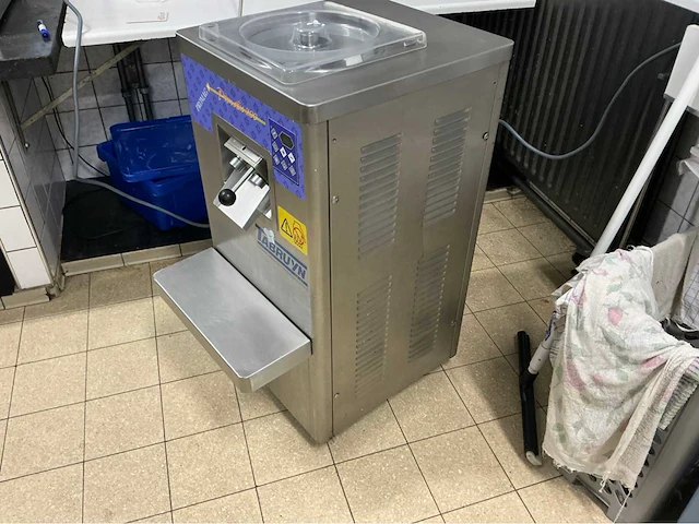 Promag promatic 200 ijsmachine - afbeelding 4 van  6