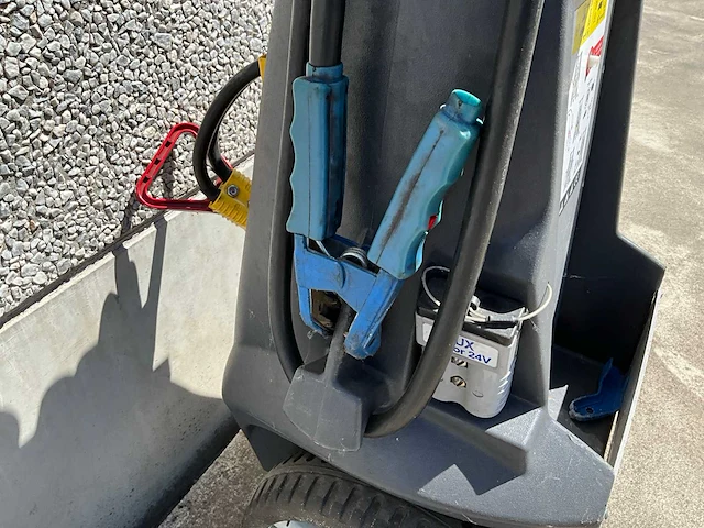 Propulstation booster 12/24v 3200/1600ca - afbeelding 2 van  18