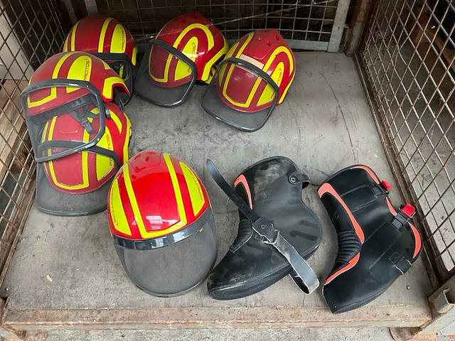 Protos cl helmen (6x) + voetbescherming - afbeelding 1 van  11