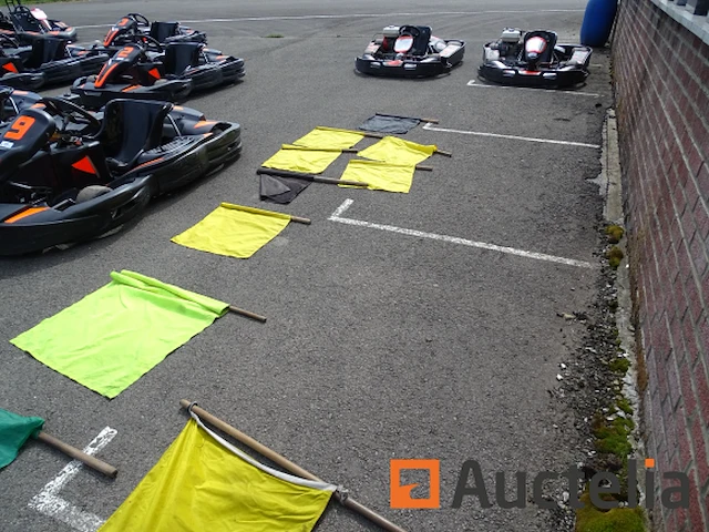 Prullenbak met 16 vlaggen - afbeelding 5 van  6