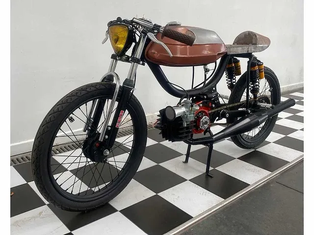 Puch - cafe racer - motorfiets - afbeelding 2 van  11